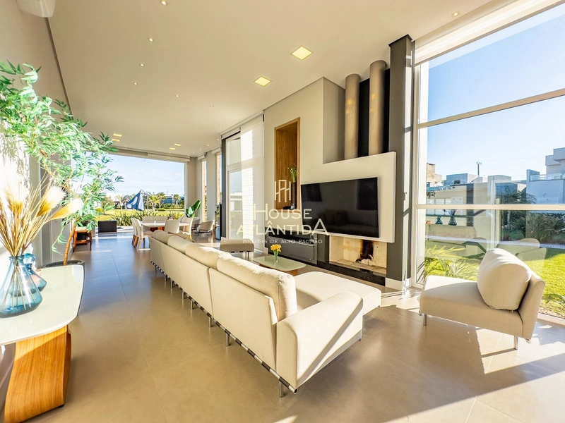 Magnífica casa beira lago de alto padrão construtivo, com 4 suítes.: 6ª foto da galeria de imagens do imóvel