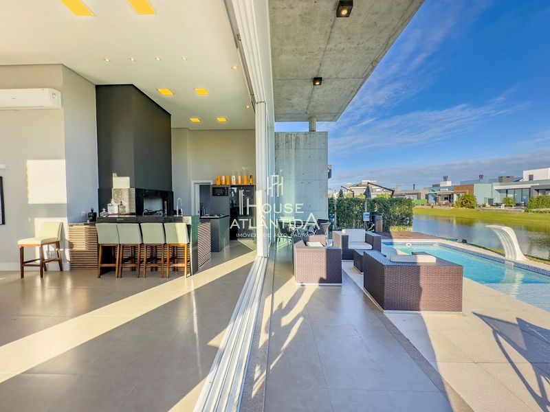 Magnífica casa beira lago de alto padrão construtivo, com 4 suítes.: 13ª foto da galeria de imagens do imóvel
