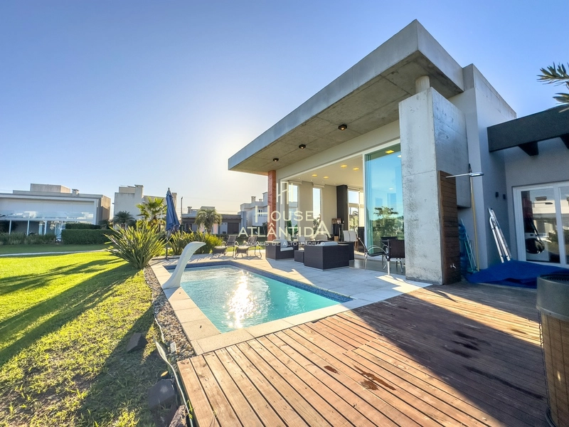 Magnífica casa beira lago de alto padrão construtivo, com 4 suítes.: 25ª foto da galeria de imagens do imóvel