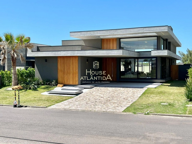 Casa térrea em um dos condomínios mais badalados do litoral gaúcho: 1ª foto da galeria de imagens do imóvel
