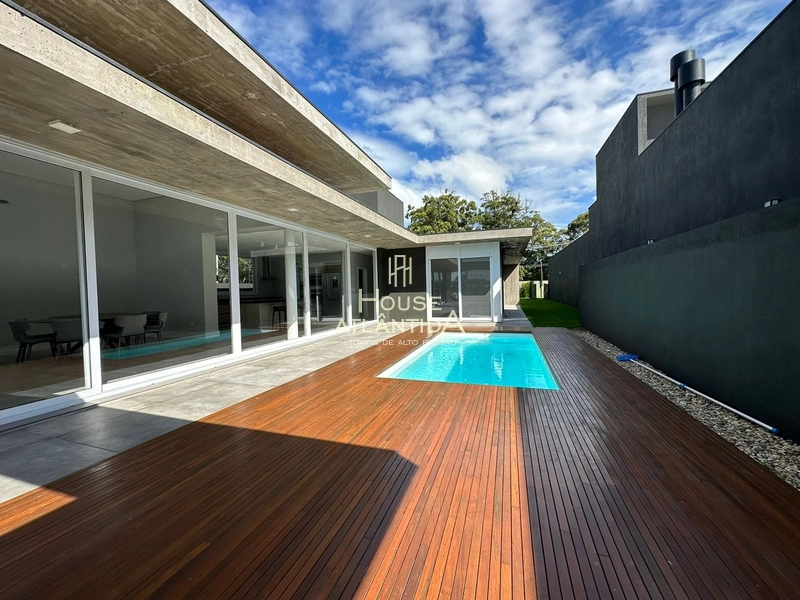 Casa térrea a venda no Condomínio Villaggio Atlântida, 05 suites: 4ª foto da galeria de imagens do imóvel
