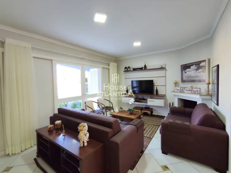 Duplex diferenciado à venda no centro de Xangri-lá, com 3 dormitórios: 2ª foto da galeria de imagens do imóvel