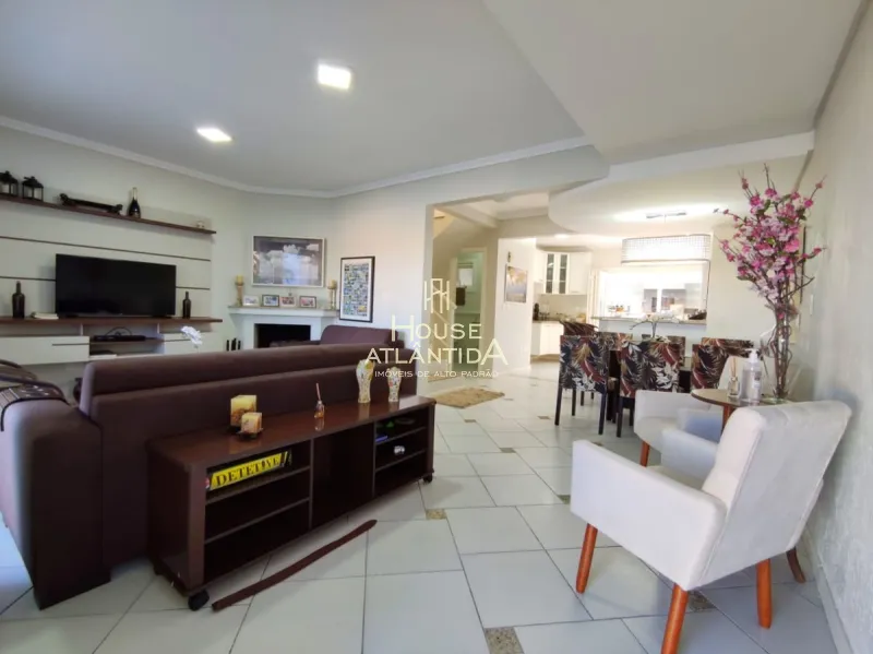 Duplex diferenciado à venda no centro de Xangri-lá, com 3 dormitórios: 4ª foto da galeria de imagens do imóvel