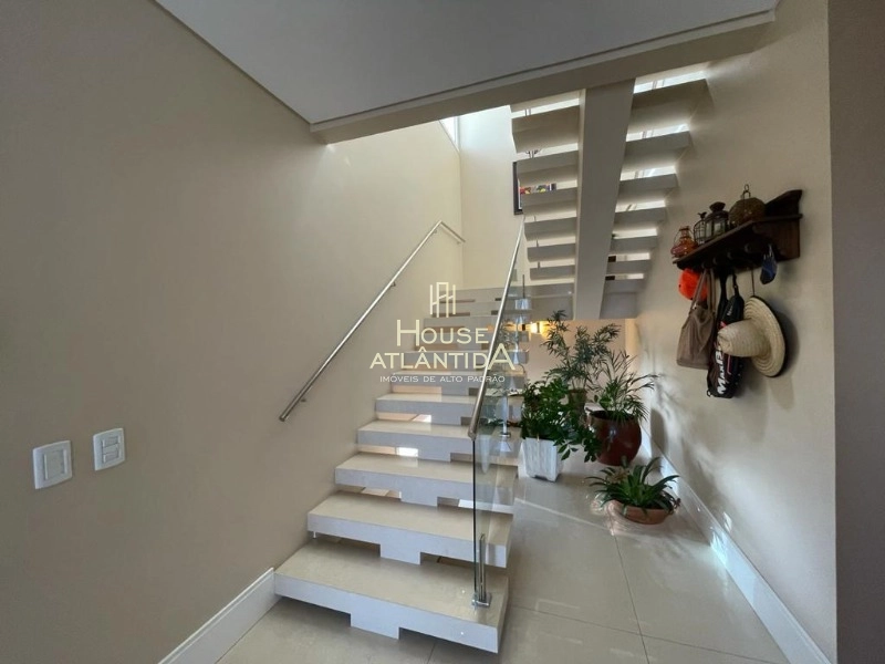 Belíssimo sobrado mobiliado e decorado, à venda no Condomínio Malibu e: 22ª foto da galeria de imagens do imóvel