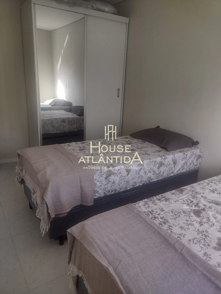 Casa térrea nova, beira lago, a venda no Condomínio Riviera em Xangri-: 4ª foto da galeria de imagens do imóvel