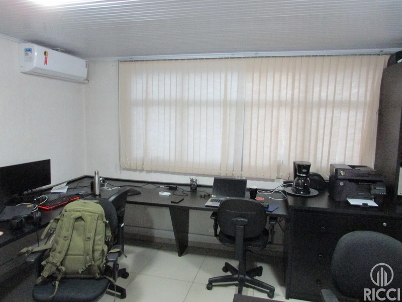 SALA AERIA NO CENTRO: 3ª foto da galeria de imagens do imóvel