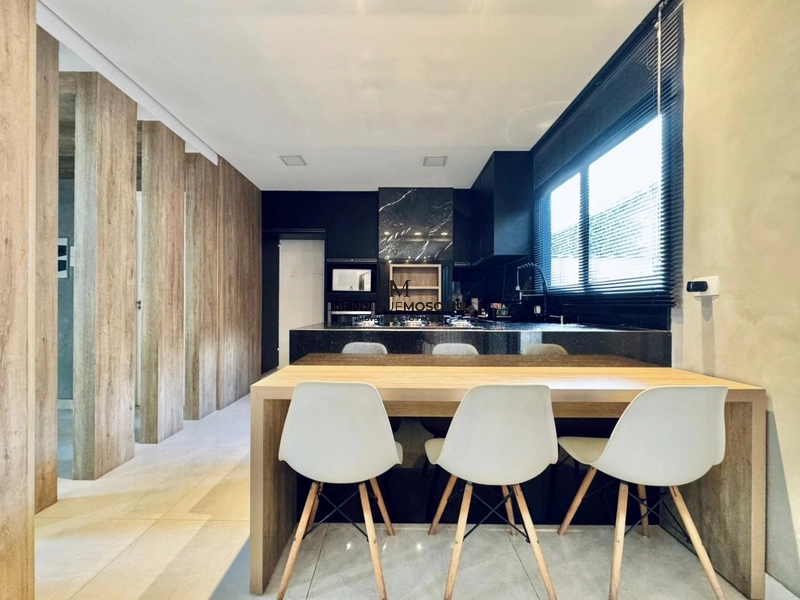 Maravilhoso sobrado com piscina no condomínio Royal Maison: 8ª foto da galeria de imagens do imóvel