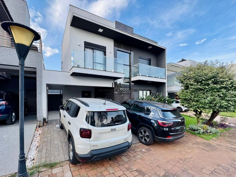 Maravilhoso sobrado com piscina no condomínio Royal Maison: 2ª foto da galeria de imagens do imóvel