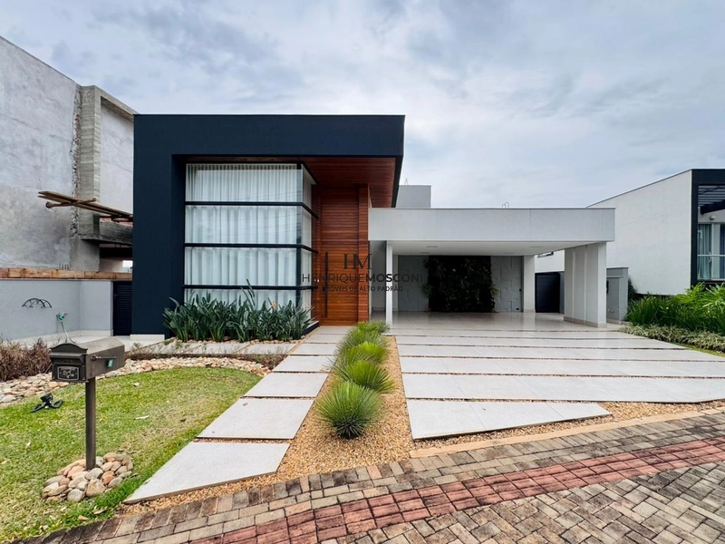 Belíssima casa à venda no condomínio Sun Lake: 1ª foto da galeria de imagens do imóvel