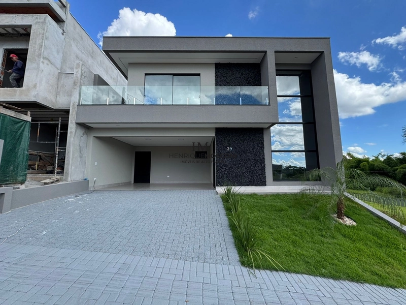 Sobrado com piscina - Moradas do Vale