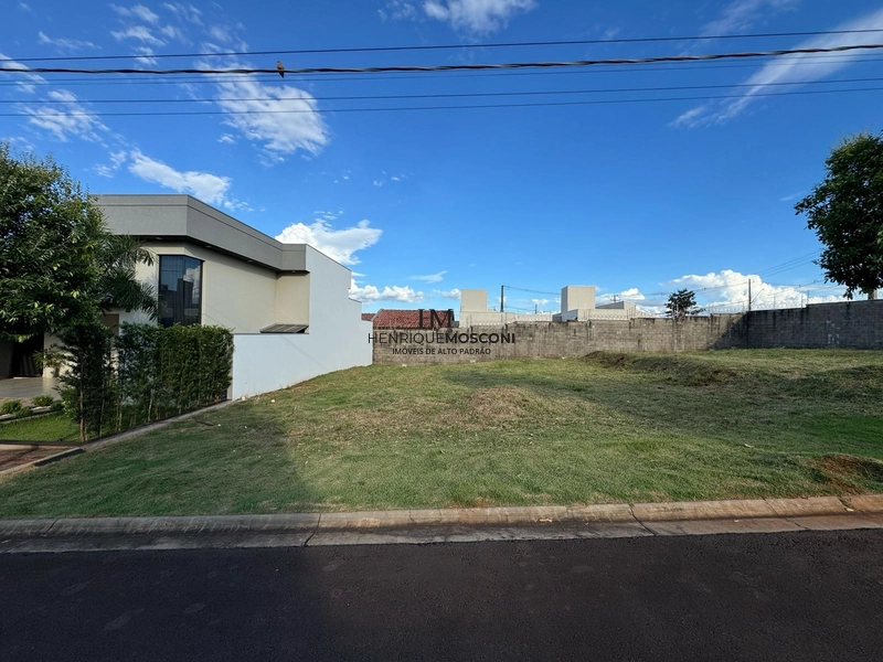 Terreno á venda condomínio Morada das Flores
