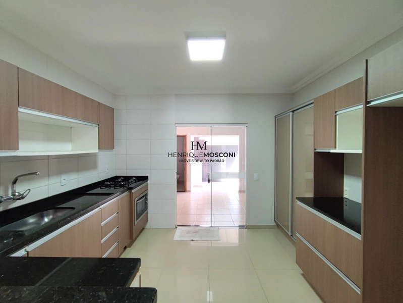 Casa térrea no condomínio Golden Hill: 5ª foto da galeria de imagens do imóvel