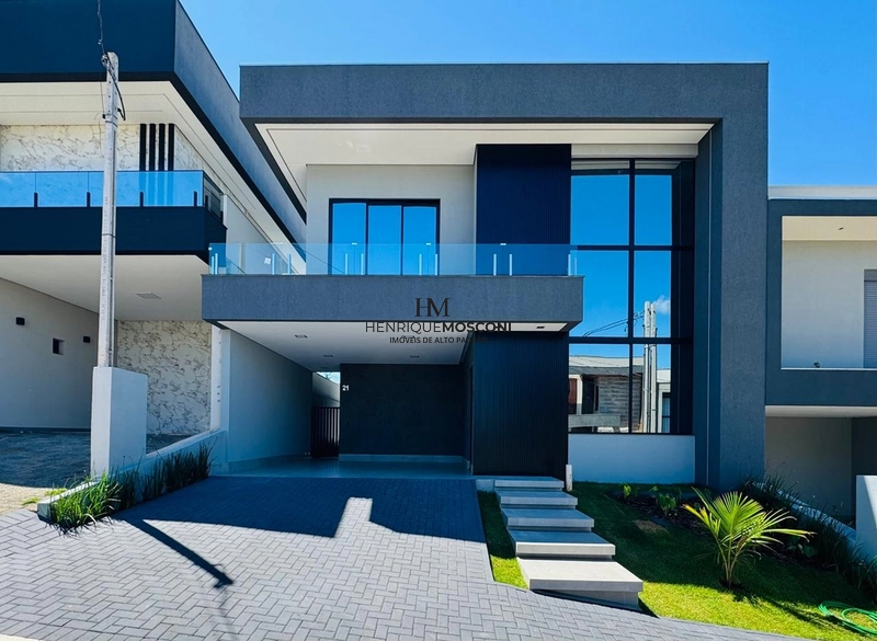 Sobrado novo á venda no condomínio Moradas do Vale