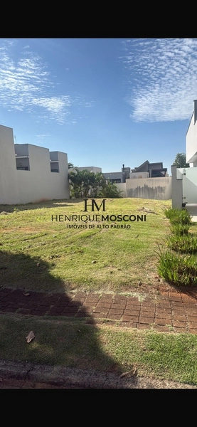 Terreno á venda condominio Royal Forest fase 01