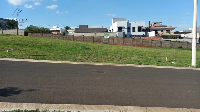 Terreno em Condomínio Fechado, Ótima topografia e localização: 1ª foto da galeria de imagens do imóvel