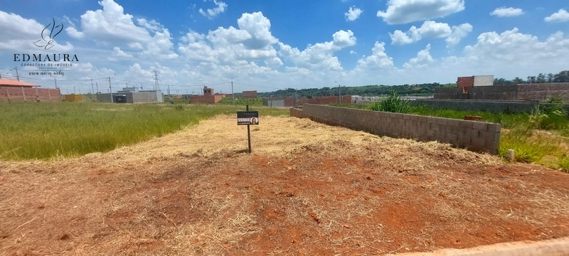 TERRENO - CONQUITA: 2ª foto da galeria de imagens do imóvel