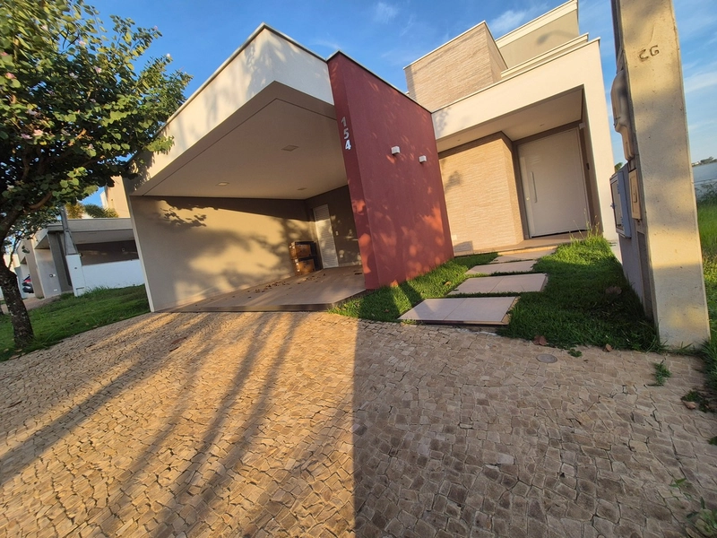 LINDA CASA TÉRREA EM CONDOMÍNIO FECHADO - LOCAÇÃO: 2ª foto da galeria de imagens do imóvel