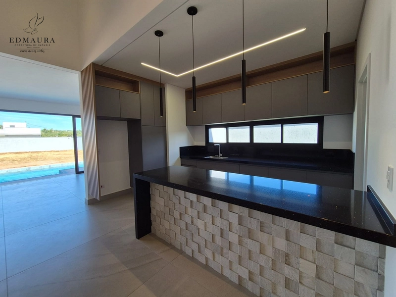LINDA CASA TÉRREA EM CONDOMÍNIO FECHADO: 2ª foto da galeria de imagens do imóvel