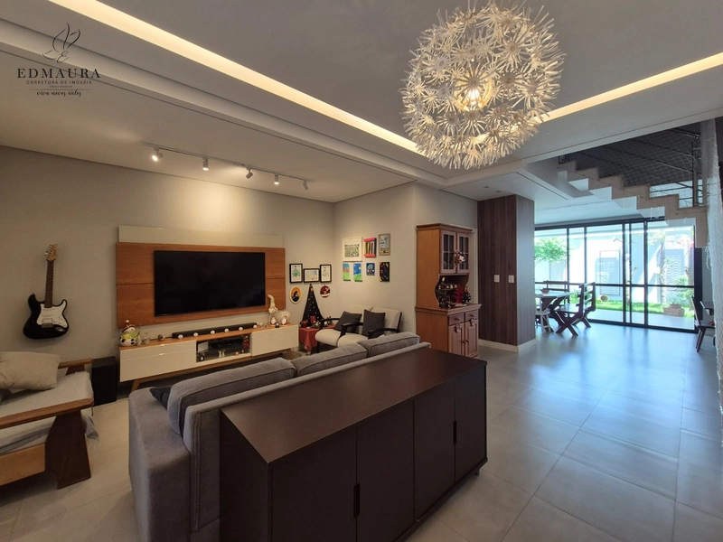 LINDO SOBRADO CONDOMÍNIO TOMAZELLA: 3ª foto da galeria de imagens do imóvel