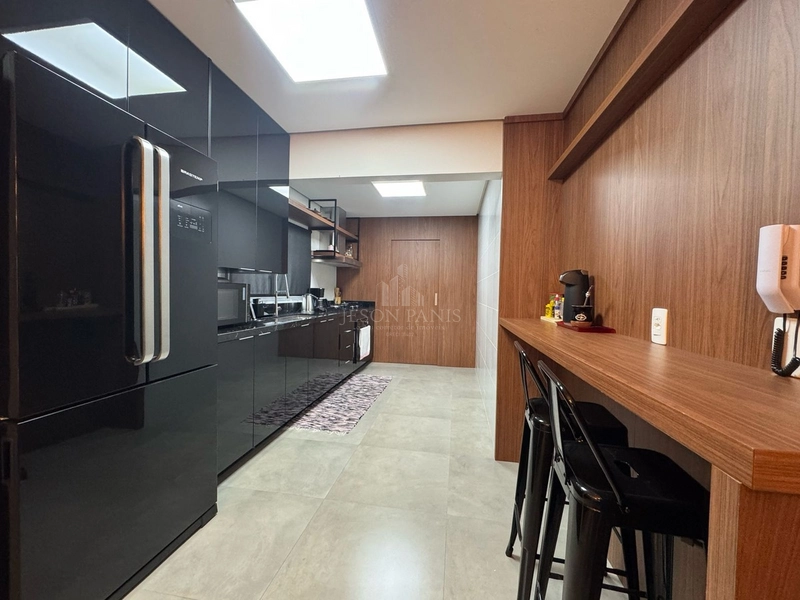 Apartamento semi mobilíado no centro: 2ª foto da galeria de imagens do imóvel
