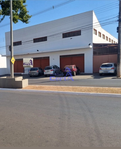 : 2ª foto da galeria de imagens do imóvel