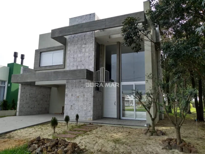 SOBRADO NO CONDOMÍNIO FECHADO DUBAI RESORT