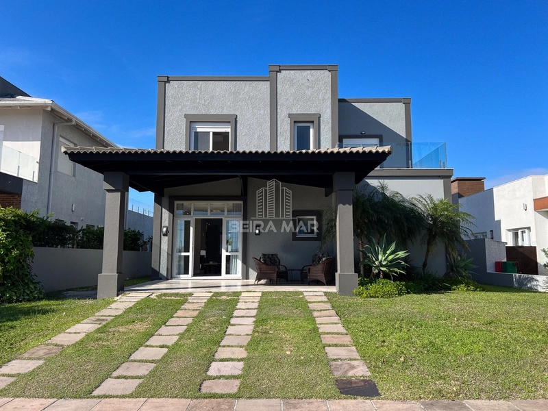 Sobrado mobiliado, 4 suítes!