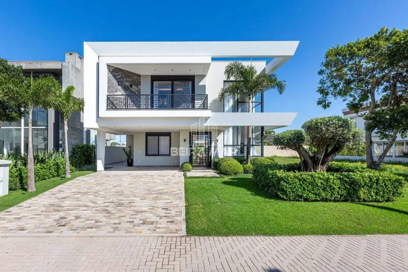 Magnífico sobrado, no condomínio Velas da Marina, em Capão da Canoa!