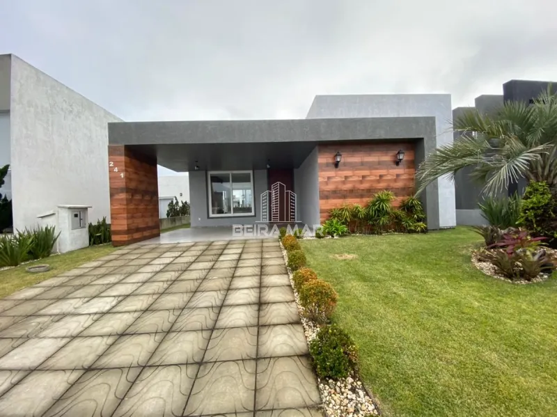 Casa térrea de luxo, no condomínio Dubai, em Capão da Canoa