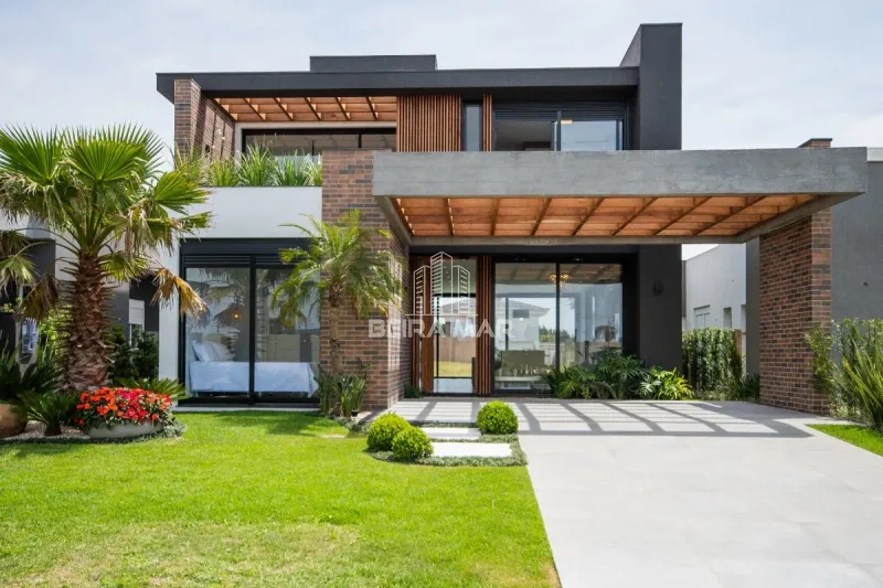 Sobrado em Condomínio