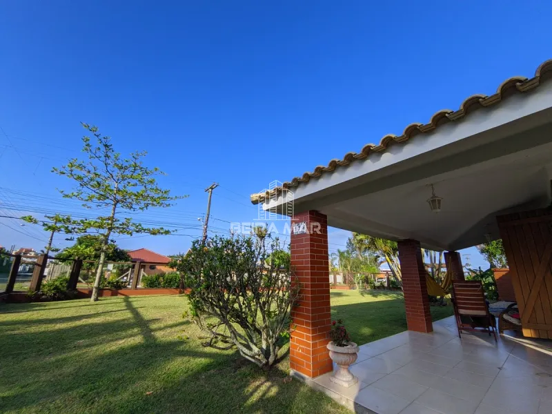 Casa térrea no centro de Atlântida: 4ª foto da galeria de imagens do imóvel