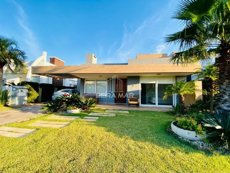 Casa térrea no Condomínio Enseada