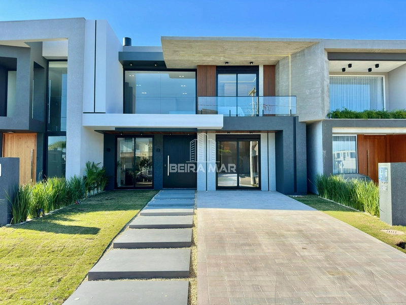 Sobrado em ótima localização no Condomínio Sunset!