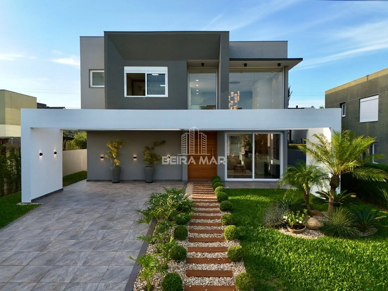 Sobrado no Condomínio Quintas do Lago !