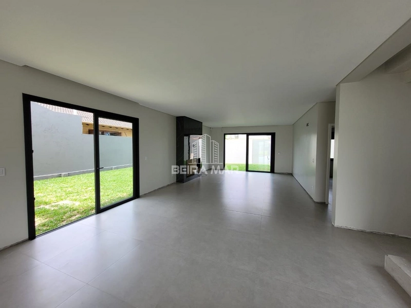 Belíssimo sobrado à venda na praia de Xangri-Lá: 7ª foto da galeria de imagens do imóvel