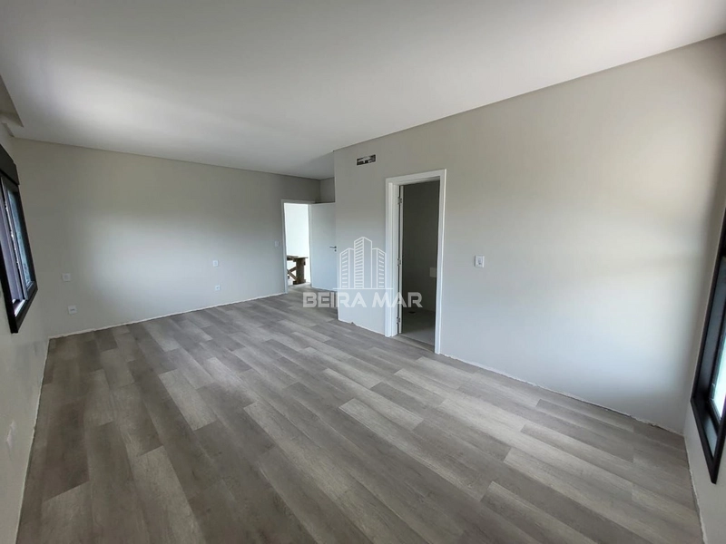 Belíssimo sobrado à venda na praia de Xangri-Lá: 17ª foto da galeria de imagens do imóvel