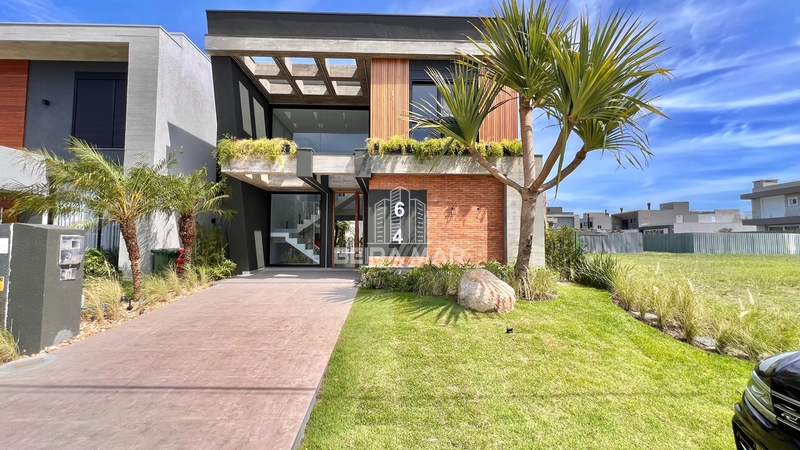 Belíssimo sobrado no Condomínio Sunset!