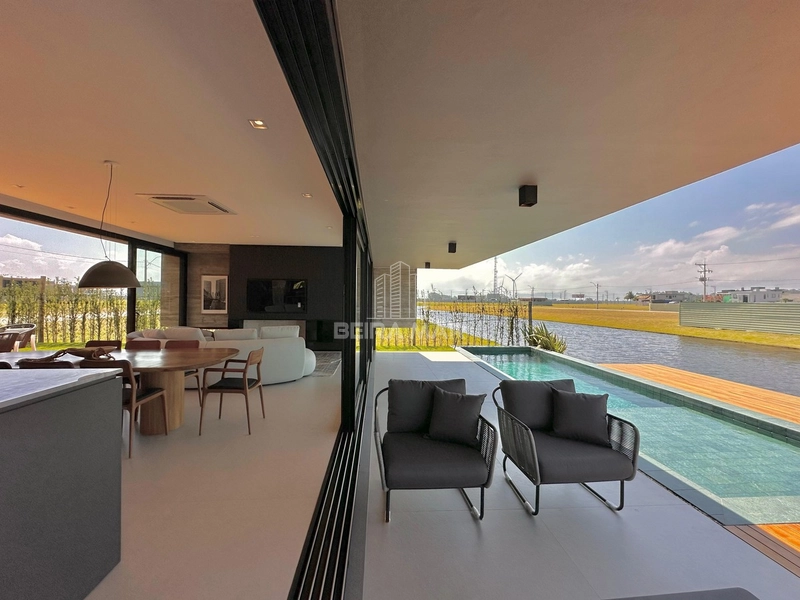 Sobrado Beira Lago: 18ª foto da galeria de imagens do imóvel