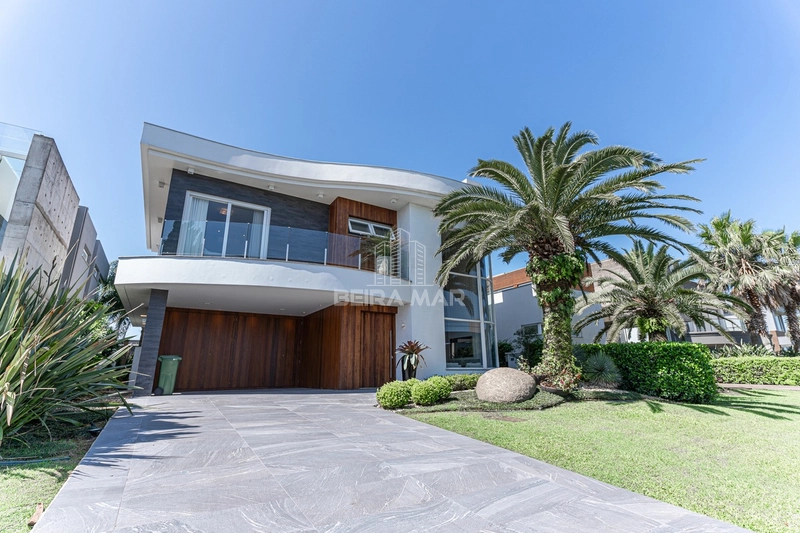 Casa Mobiliada em Condomínio