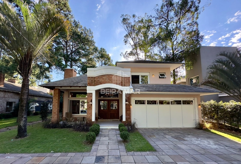 Sobrado no Condomínio Carmel!