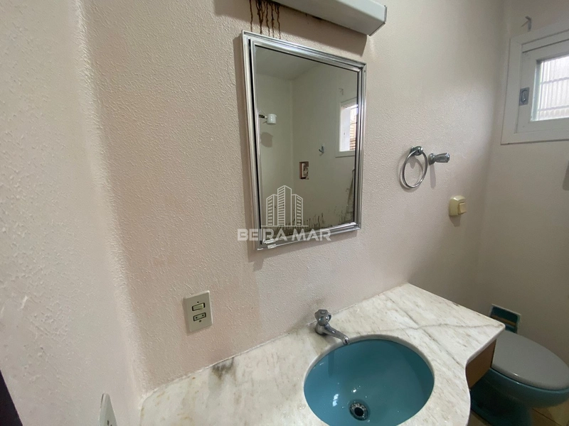 Excelente residência térrea no centro de Atlântida, frente Leste.: 6ª foto da galeria de imagens do imóvel