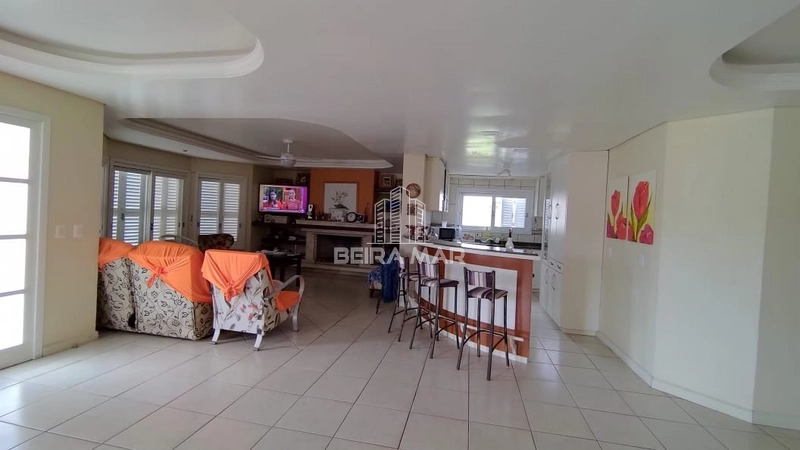 Sobrado duas quadras do Mar!: 2ª foto da galeria de imagens do imóvel