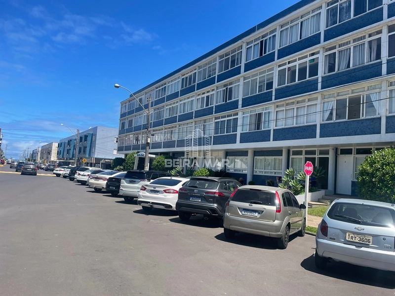 Apartamento no Stella Maris com varanda: 3ª foto da galeria de imagens do imóvel