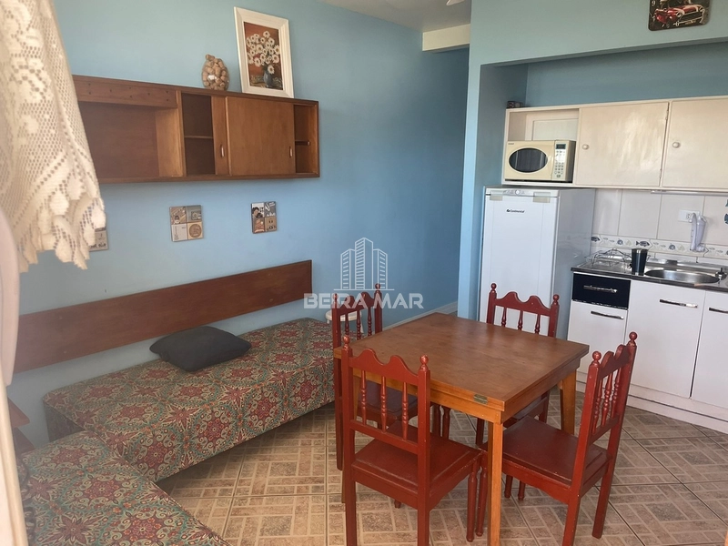 Apartamento no Stella Maris com varanda: 2ª foto da galeria de imagens do imóvel
