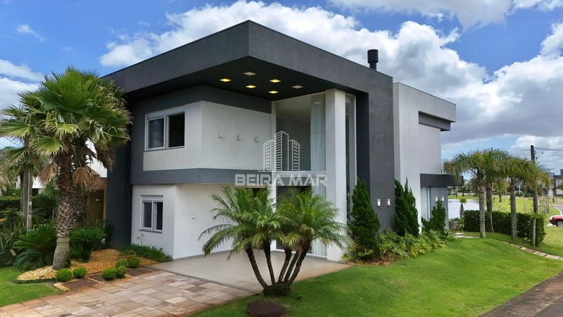 Sobrado de esquina á venda no Condomínio Las Palmas!