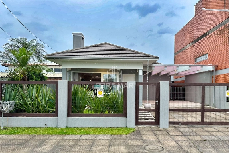 Casa térrea próxima ao mar: 1ª foto da galeria de imagens do imóvel
