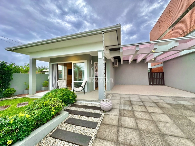 Casa térrea próxima ao mar: 2ª foto da galeria de imagens do imóvel