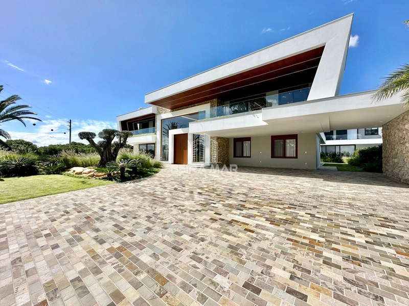 Mansão em Condomínio Infra Náutica com acesso á lagoa!