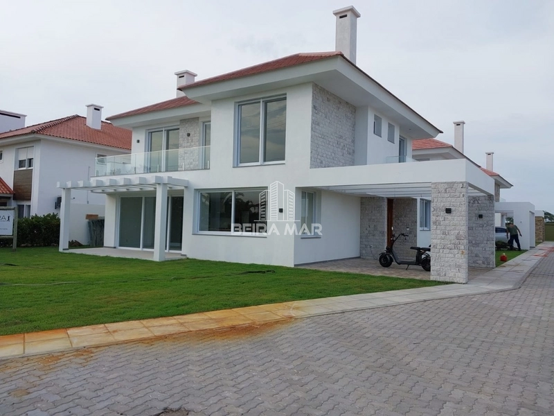 Casa no Condomínio Green Village