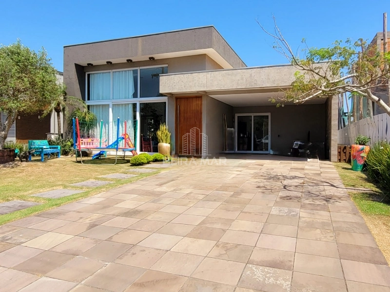 Casa no Condomínio Blue próxima a toda infra do Condomínio!